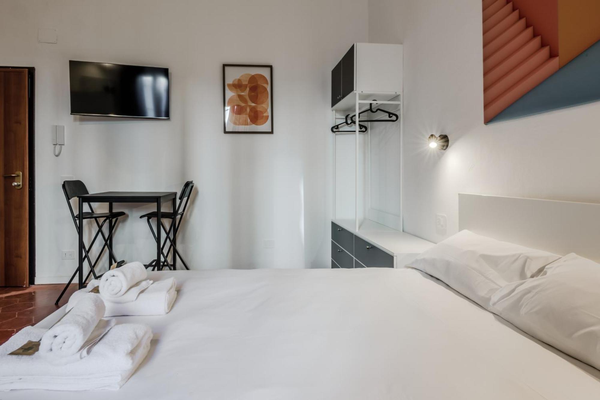 New And Functional Apartments Near The Metro Милано Екстериор снимка