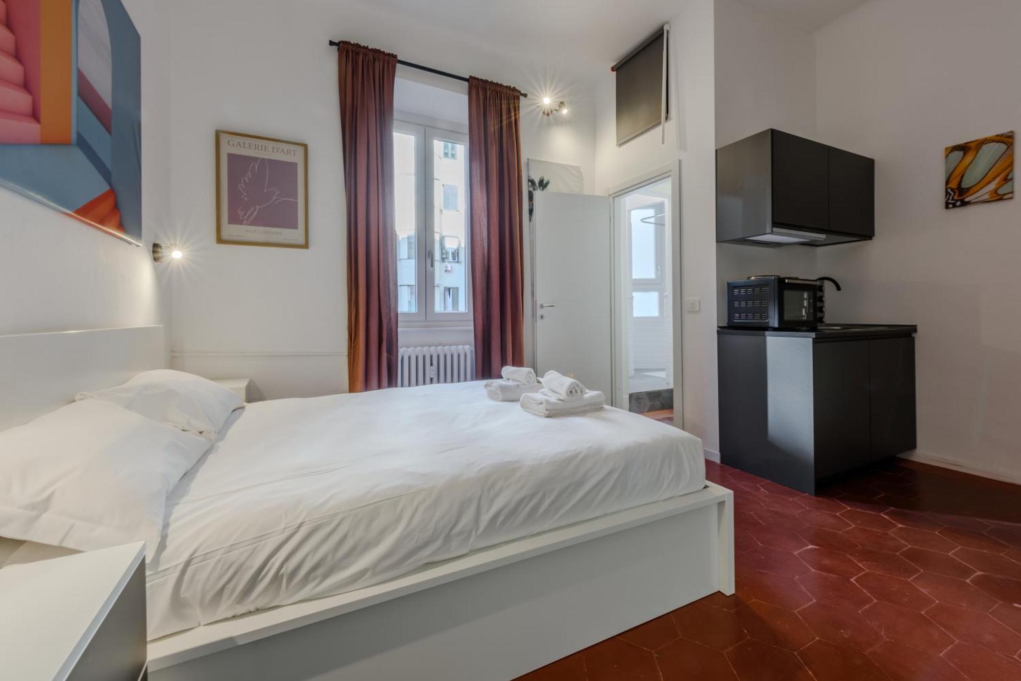 New And Functional Apartments Near The Metro Милано Екстериор снимка