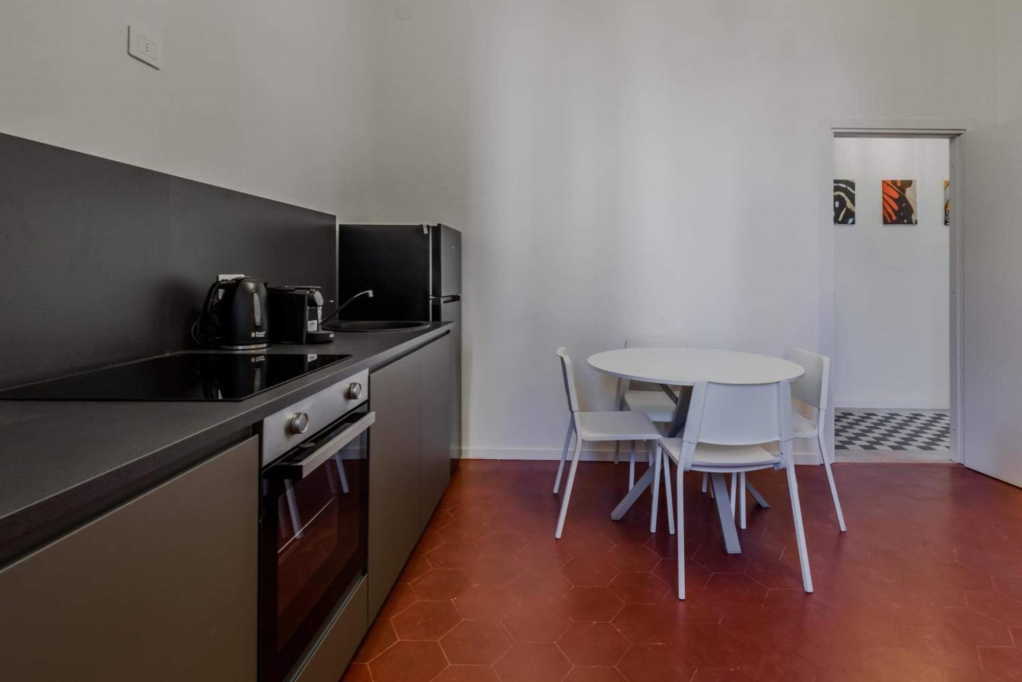 New And Functional Apartments Near The Metro Милано Екстериор снимка