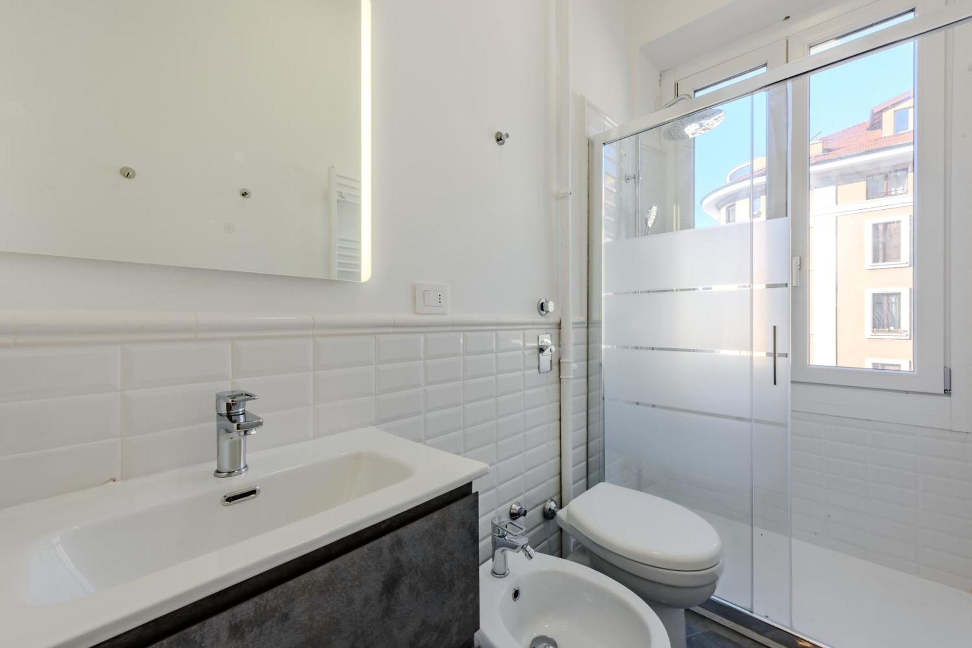 New And Functional Apartments Near The Metro Милано Екстериор снимка